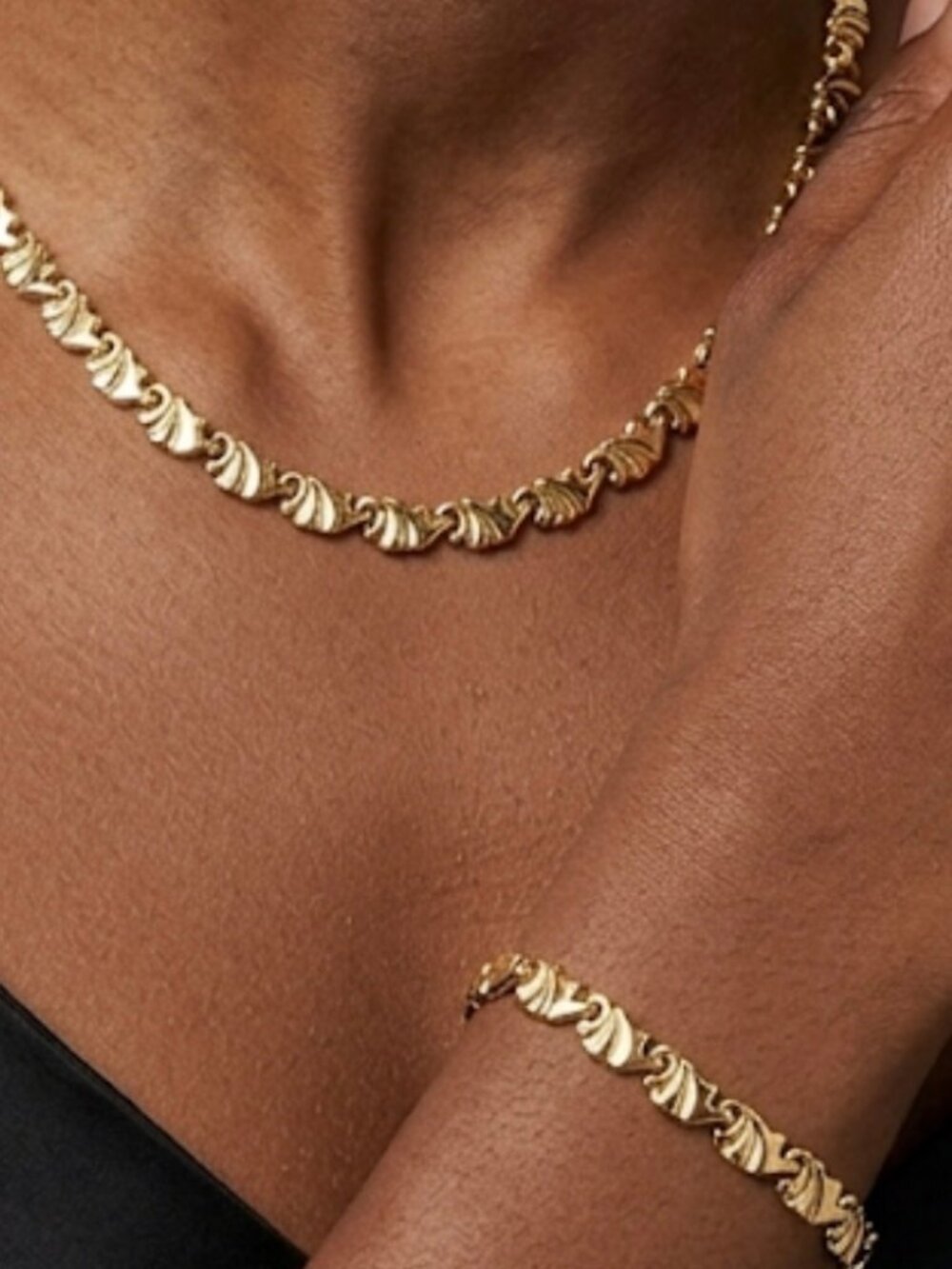 NEW Women's Diamond Cut Elephant XOXO Hugs Kisses Necklace and Bracelet Set